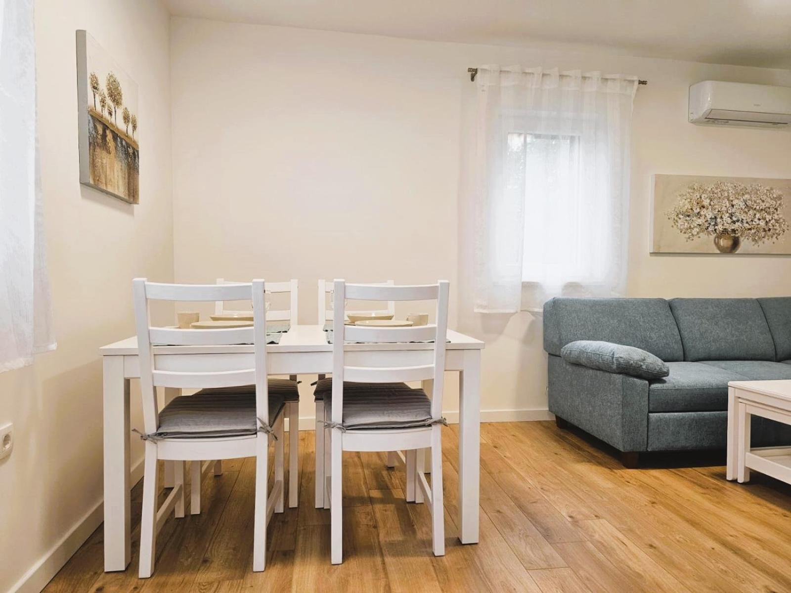Apartments Miamare 2 プリモシュテン 部屋 写真
